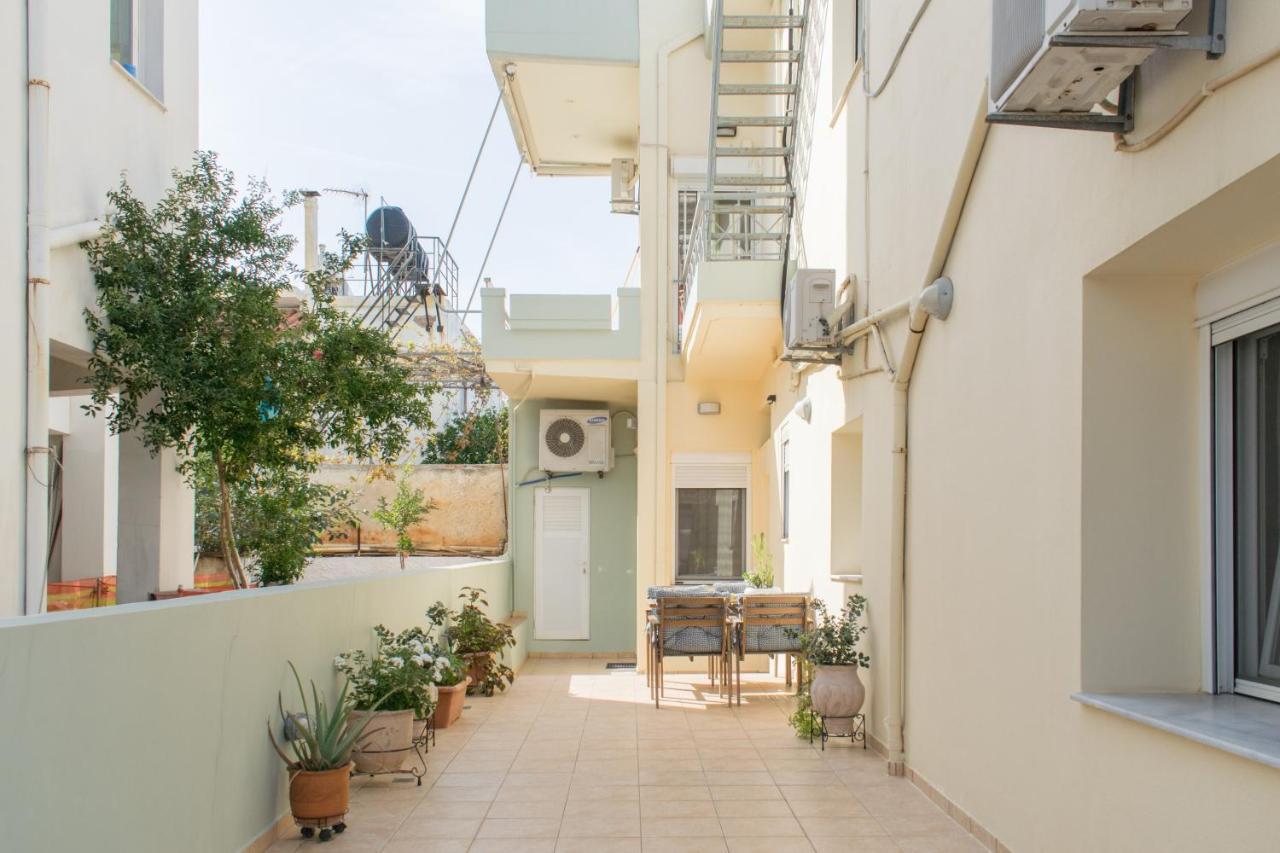 Leilighet Blue Iris: Stylish Just 10 Minutes Walk From Old Town Chania