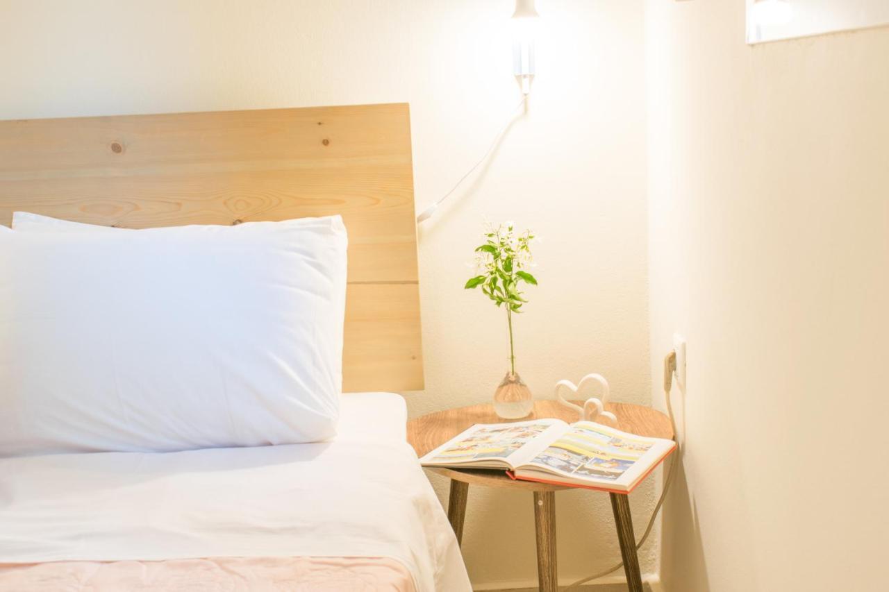 Blue Iris: Stylish Just 10 Minutes Walk From Old Town Chania Leilighet Khania