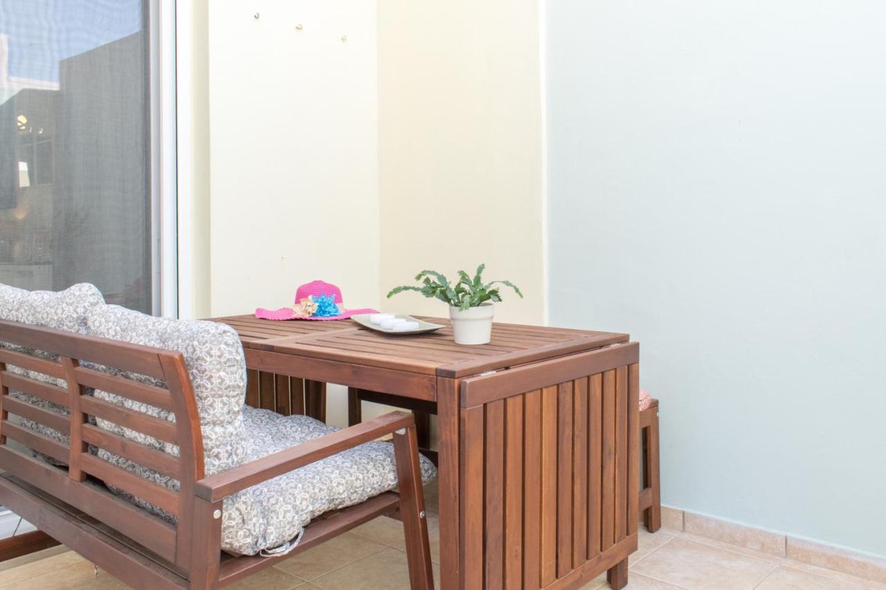 Blue Iris: Stylish Just 10 Minutes Walk From Old Town Chania Leilighet *