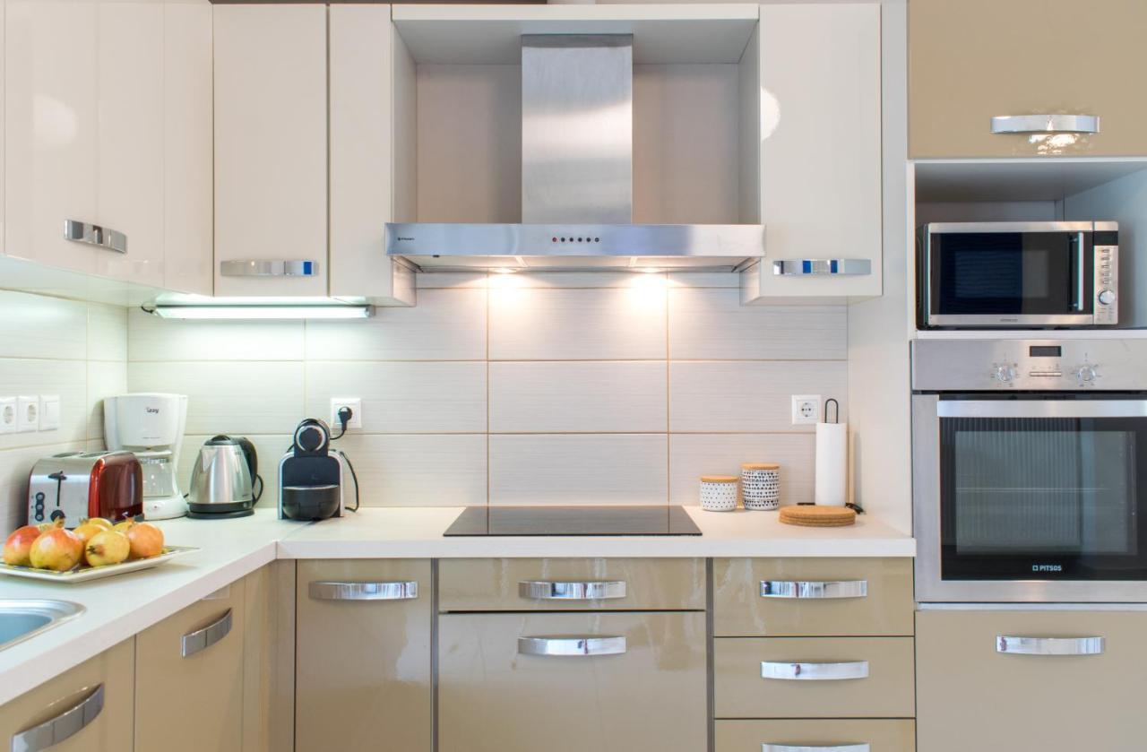 Blue Iris: Stylish Just 10 Minutes Walk From Old Town Chania Leilighet