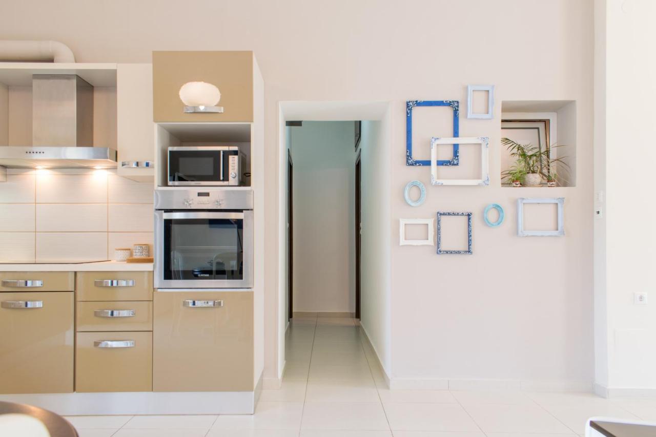 Blue Iris: Stylish Just 10 Minutes Walk From Old Town Chania Lägenhet Chania (Crete)